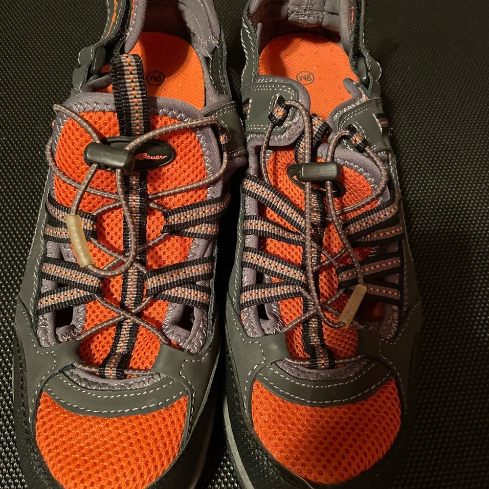 Mens size 9 Eddie Bauer Shoes